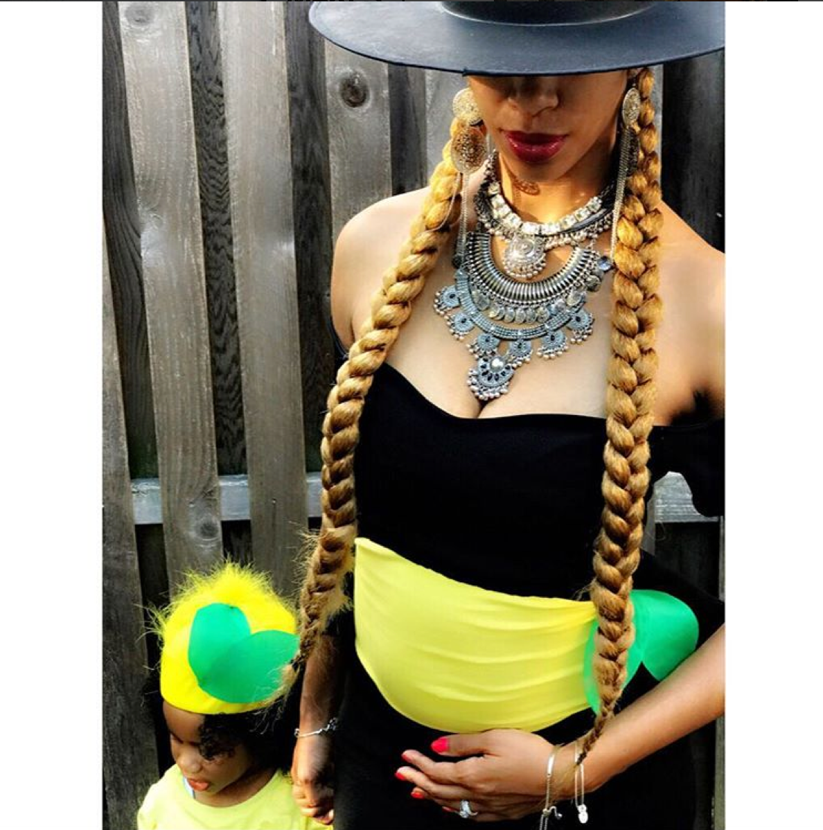 12 Costumes That Prove This Halloween Was All About Beyonce's Lemonade
